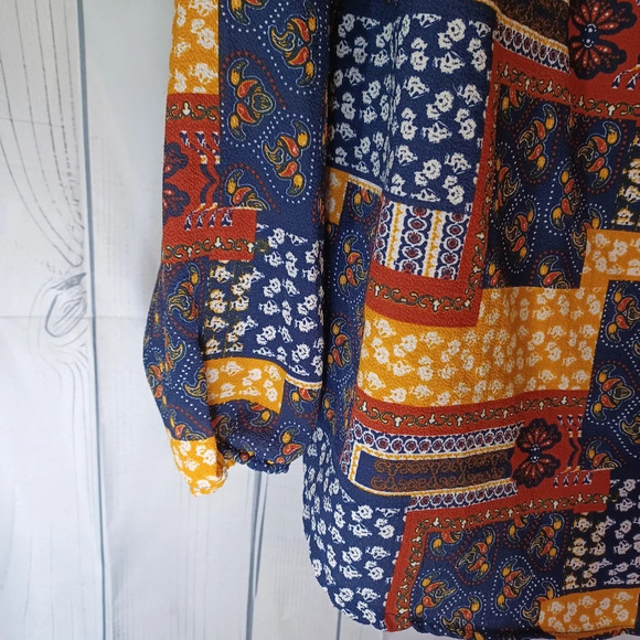 Rue21 paisley lightweight long sleeve shirt - Picture 10 of 10